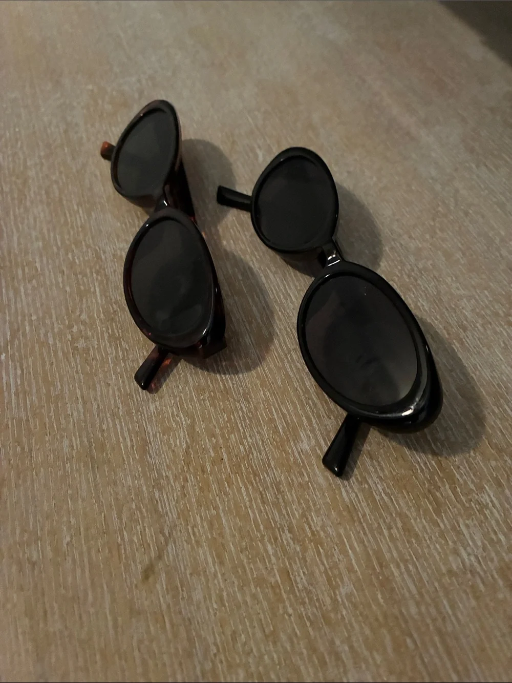 Amazon Women's Oval Sunglasses - Black & Tortoiseshell